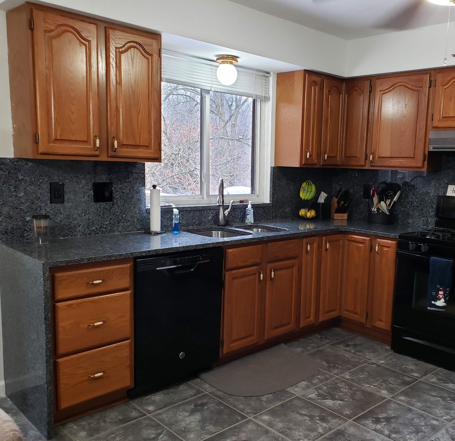 1020_honey-oak-kitchen-cabinets-update_img1