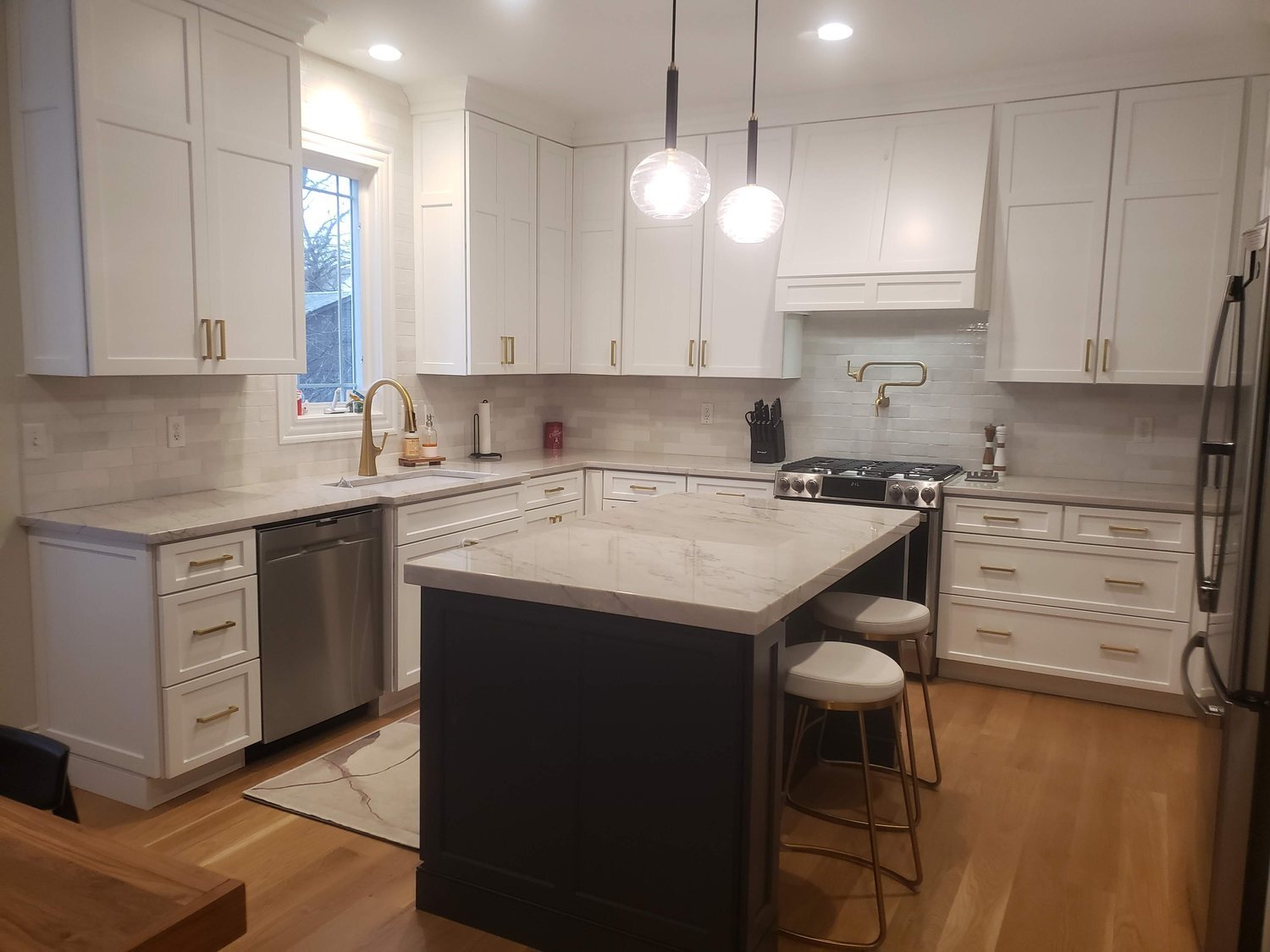 1022_30-vs-42-inch-upper-cabinets_img3