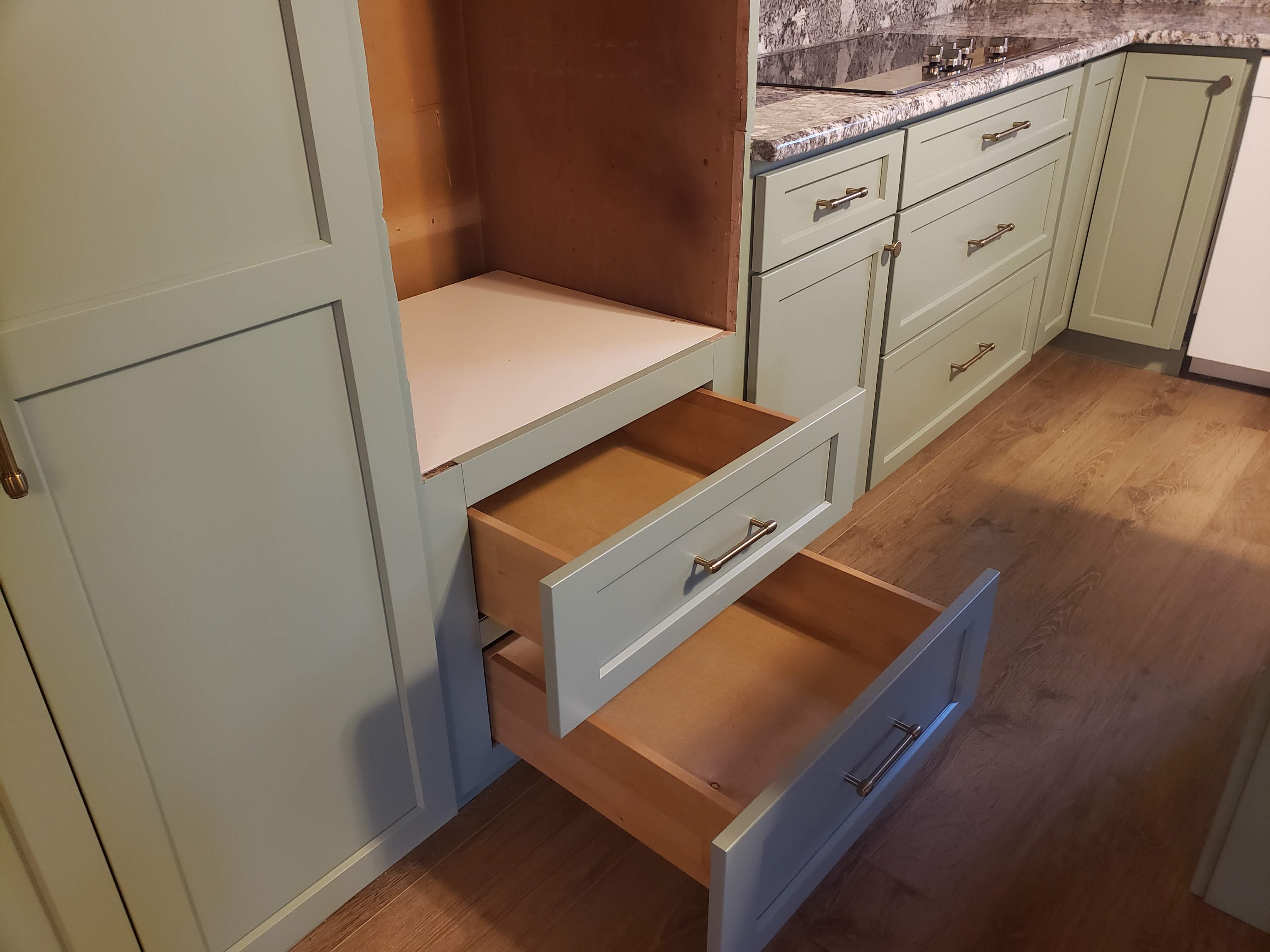 Coastal Plain, Beveled Shaker, Brushed Bronze Hardware, Pots & Pans ...