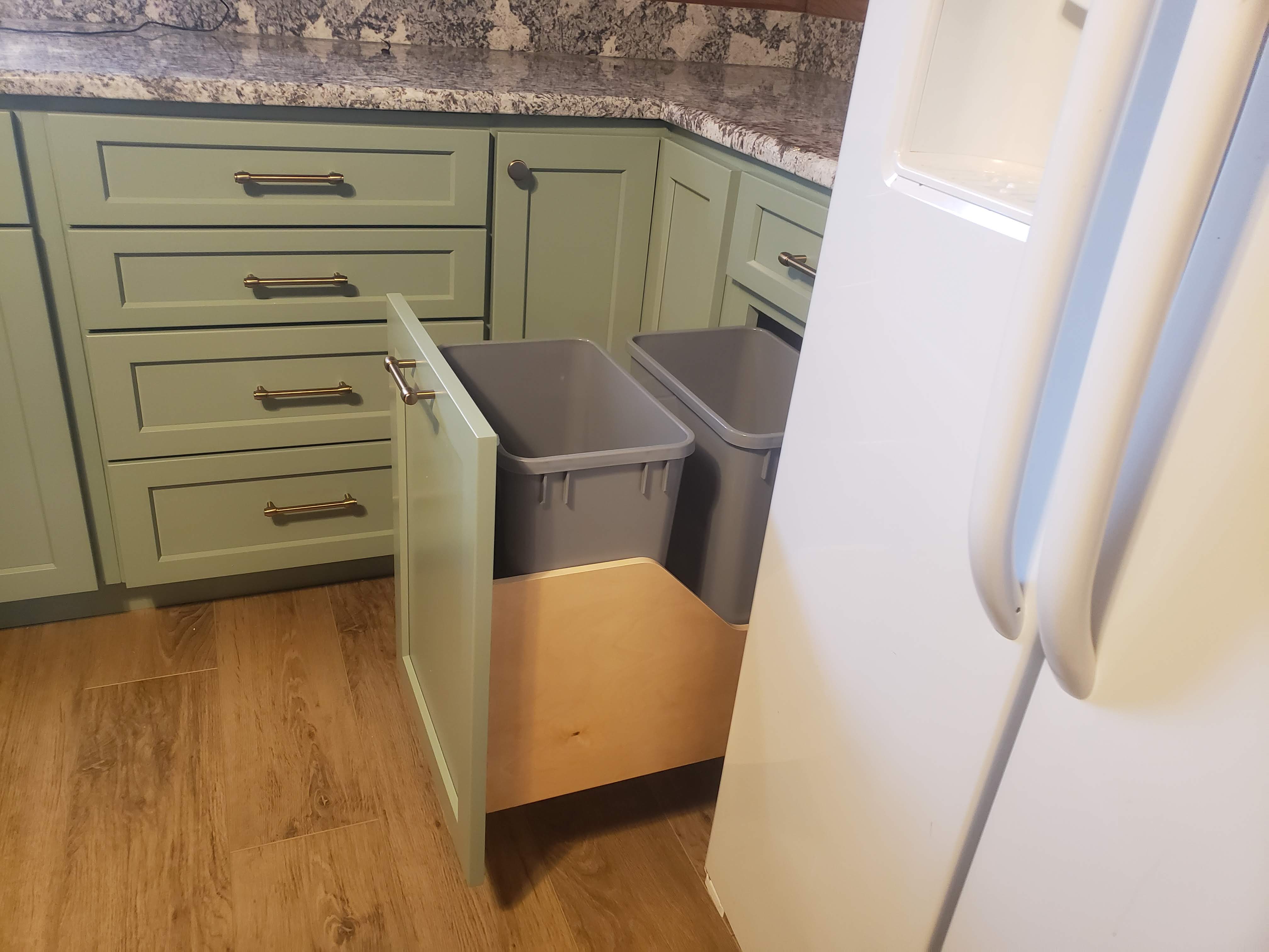 Coastal Plain, Beveled Shaker, Brushed Bronze Hardware, Pots & Pans