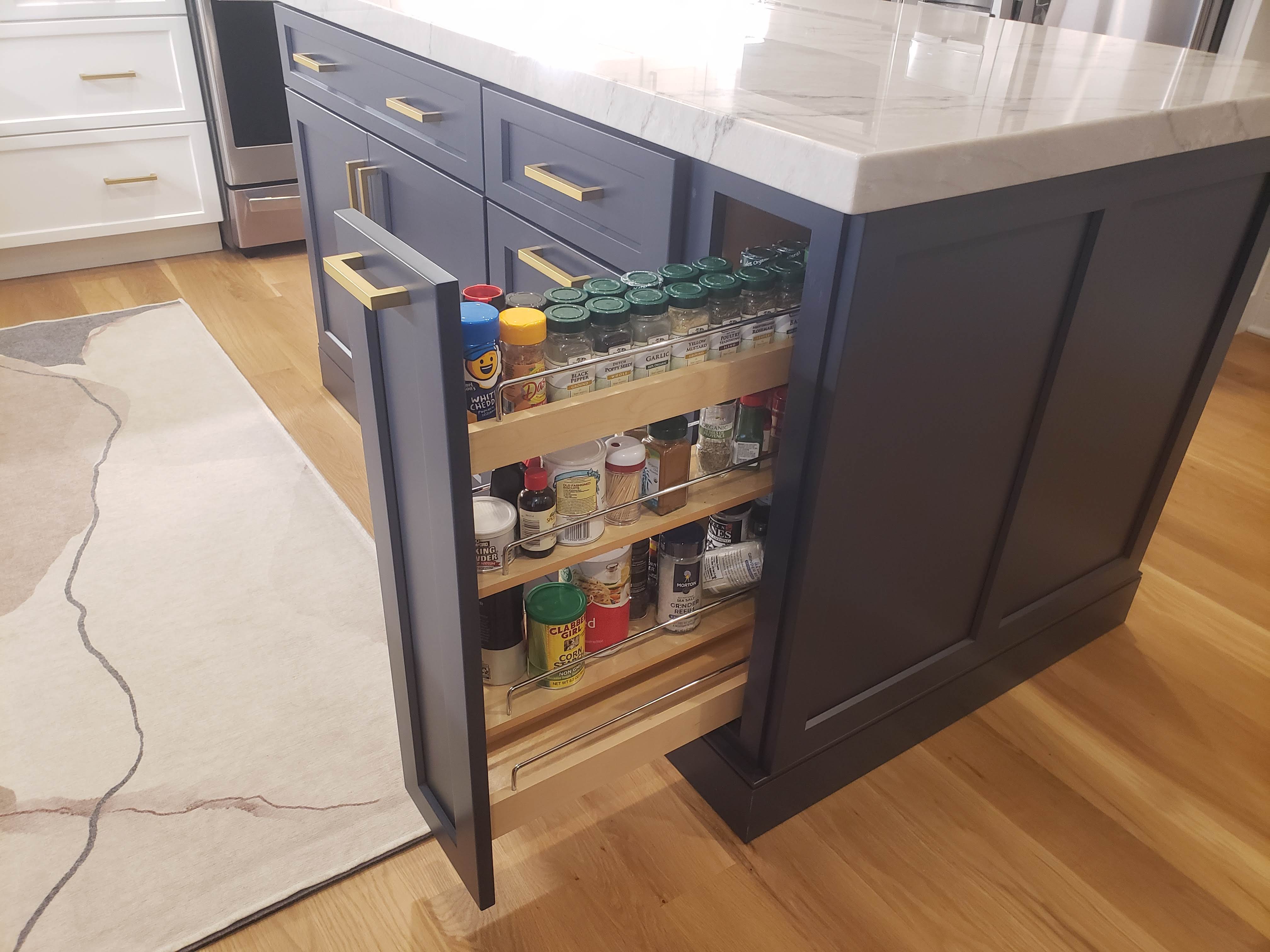 Beveled Shaker, Arctic White & Charcoal Blue, Range Hood,