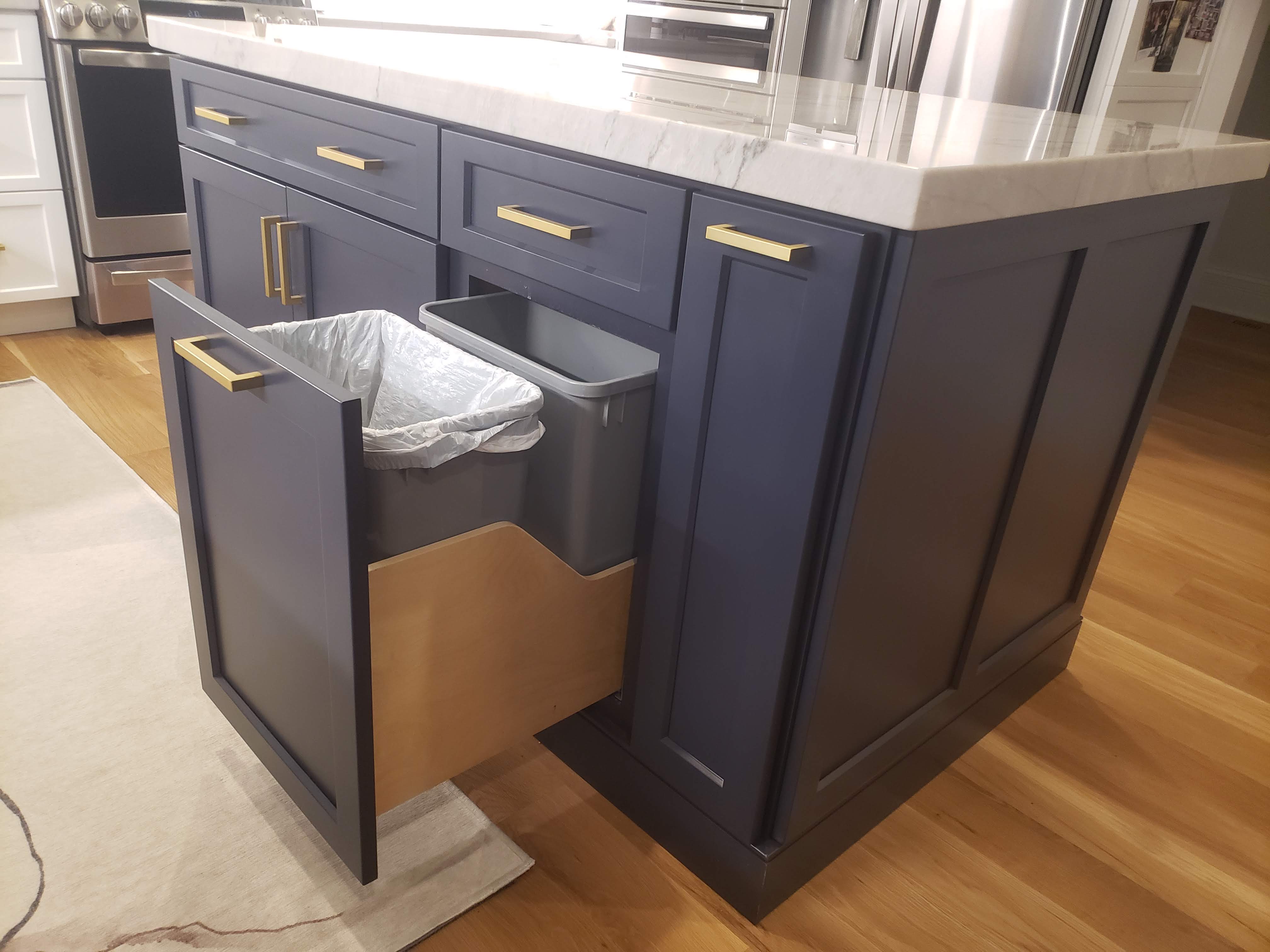 Beveled Shaker, Arctic White & Charcoal Blue, Range Hood,