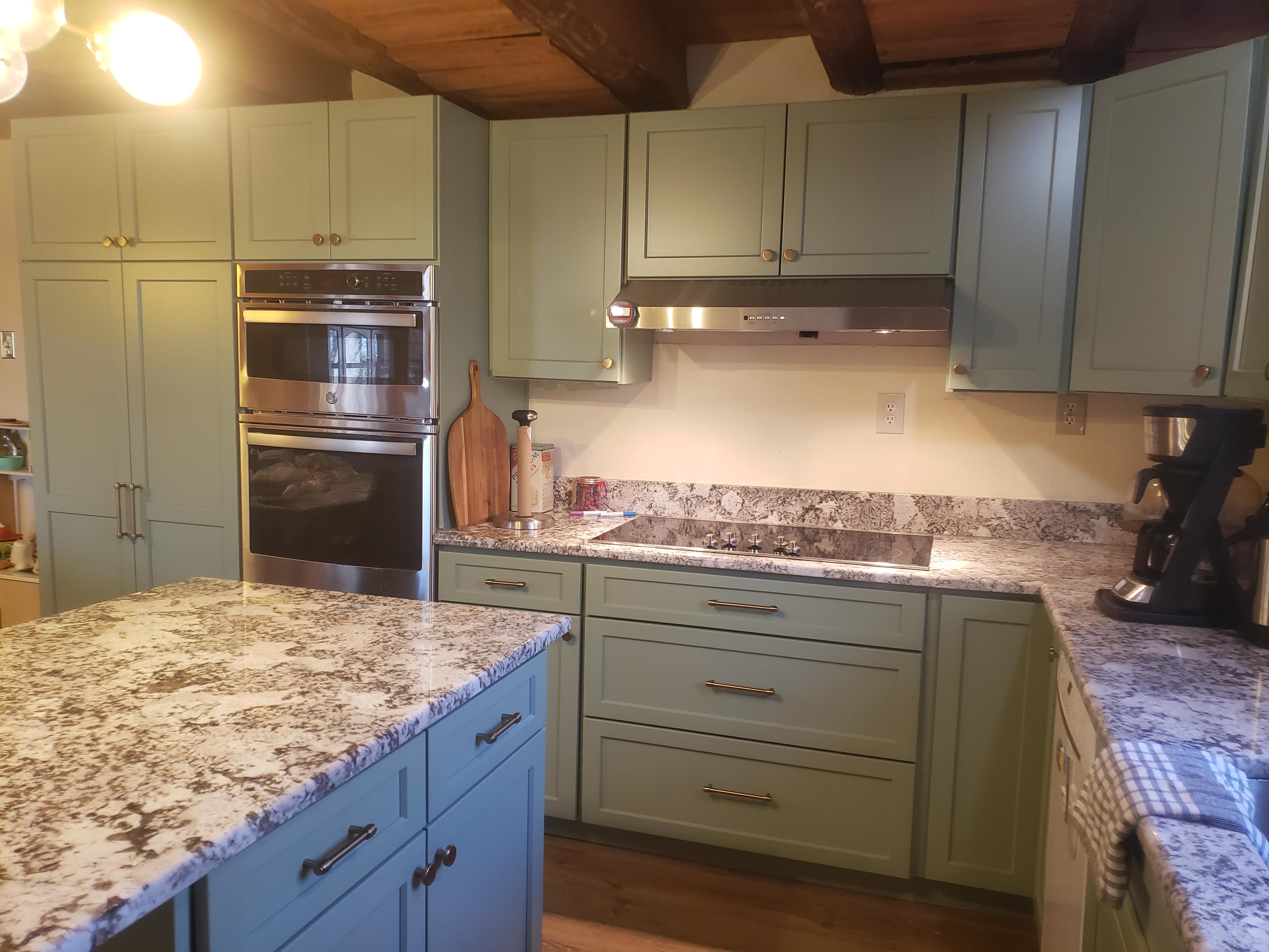 Coastal Plain, Beveled Shaker, Brushed Bronze Hardware, Pots & Pans